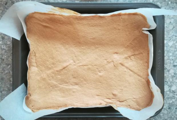 Fantastický slivkový koláč s pudingovým krémom - recept postup 4