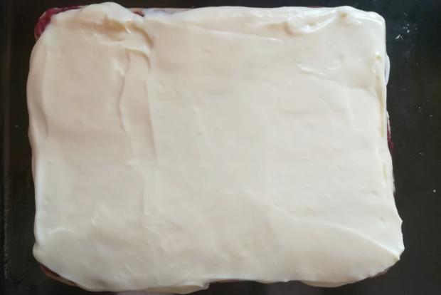 Fantastický slivkový koláč s pudingovým krémom - recept postup 8