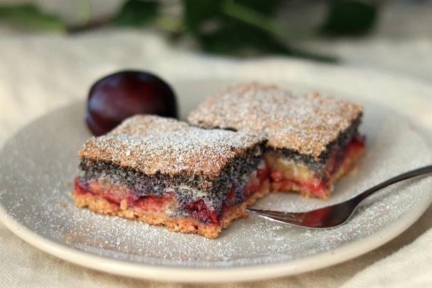 Fit slivkový koláč s makom, recept