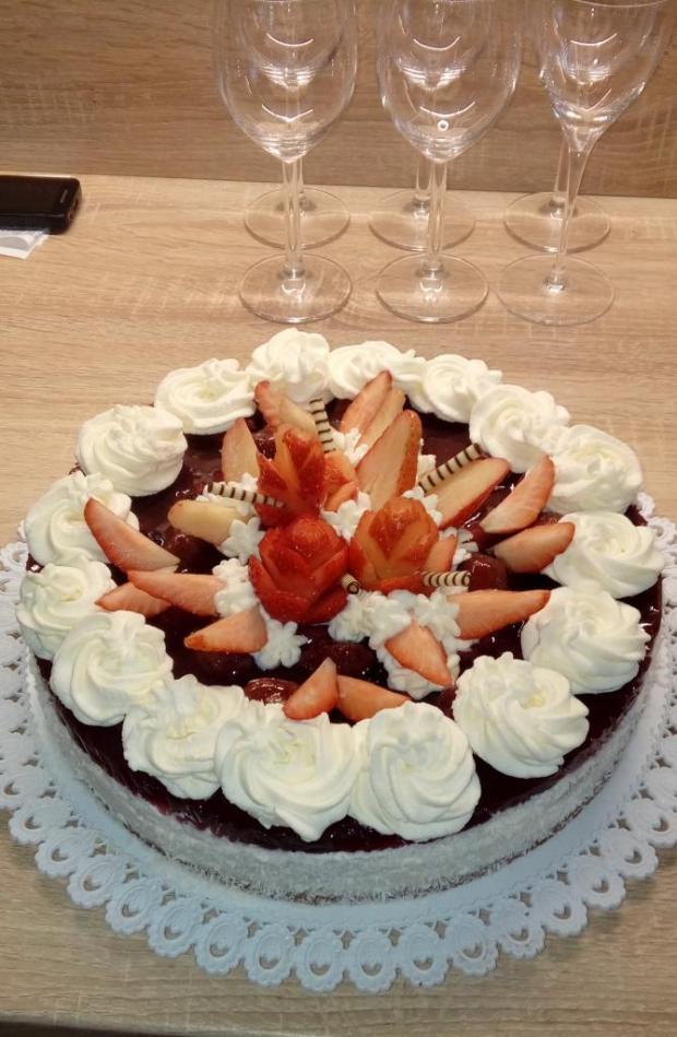 Torta s jahodovým želé a šlahačkou - recept postup 1