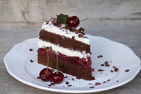 Schwarzwaldská višňová torta - recept postup 12