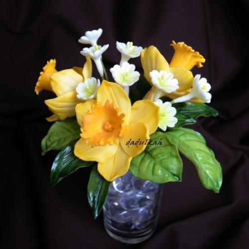 Kytička s narcismi