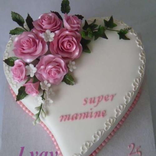 Super mamine