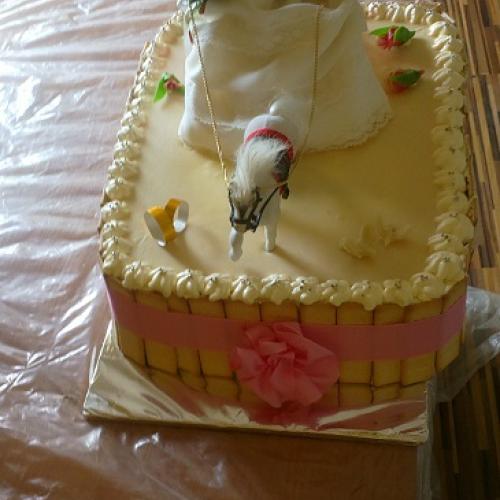 Veľká torta na svadbu