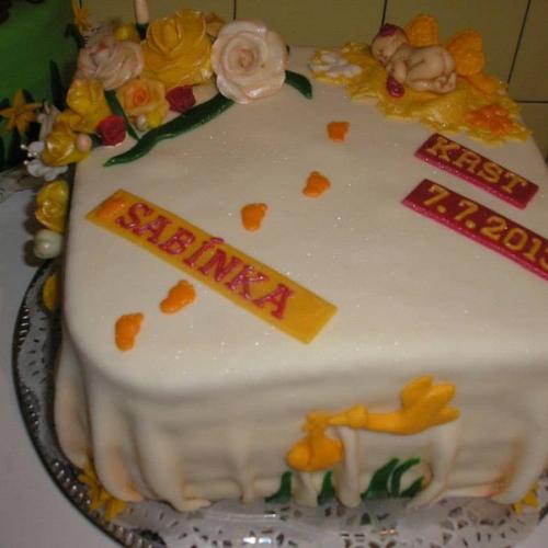 Hranatá štvorcová torta na krst
