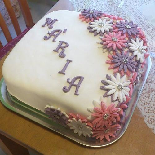 Jednoduchá kvetinová torta na meniny
