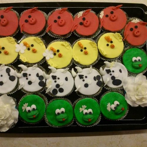 moje prve muffinky synovi do skolky :)