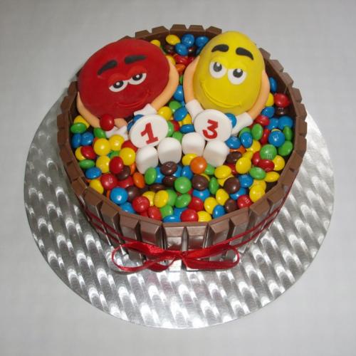 Čokoládová M&M's torta
