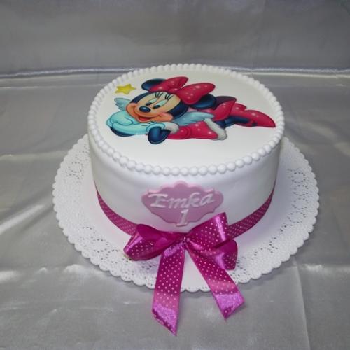 Prvá Emkina torta :-)