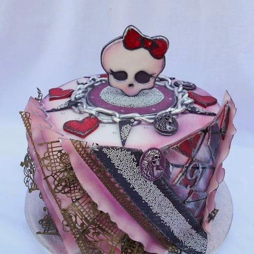 ..monster high..
