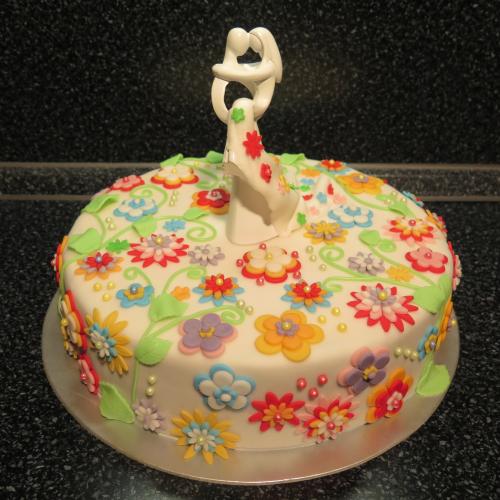 Pestrá svadobná torta