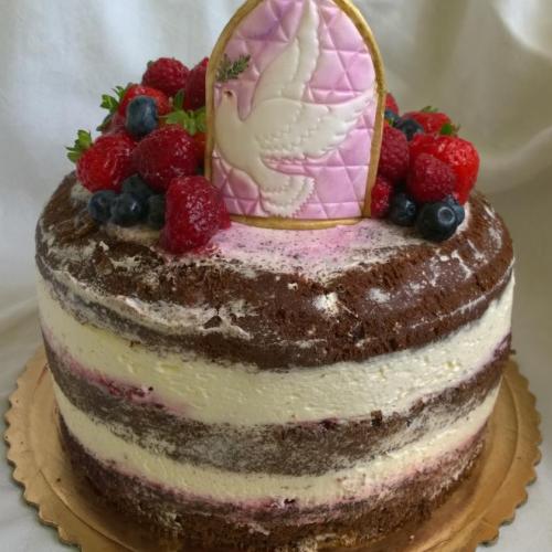 Na birmovku naked cake s ovocím...