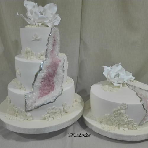 Svadobné torty -  Goede Bas Relief Cake Geóda morganit