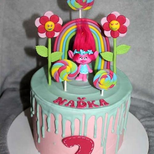 Drip torta s Poppy