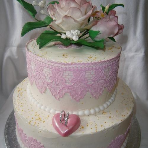 Torta svadobná s ružovou krajkou