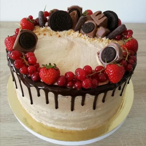 Karamelová drip torta