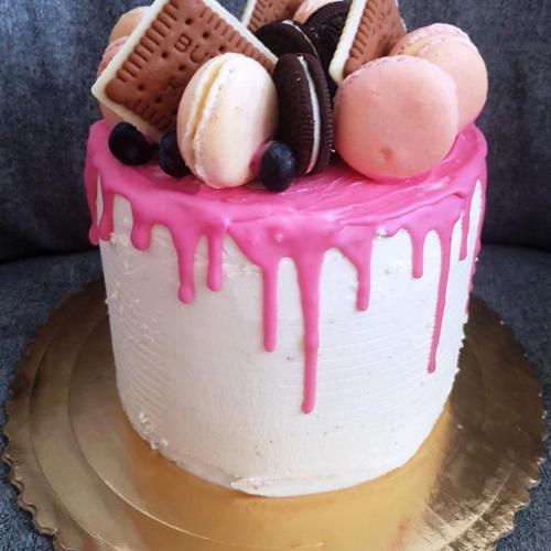 Meninová drip torta...