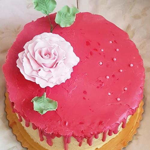 Narodeninová drip torta...