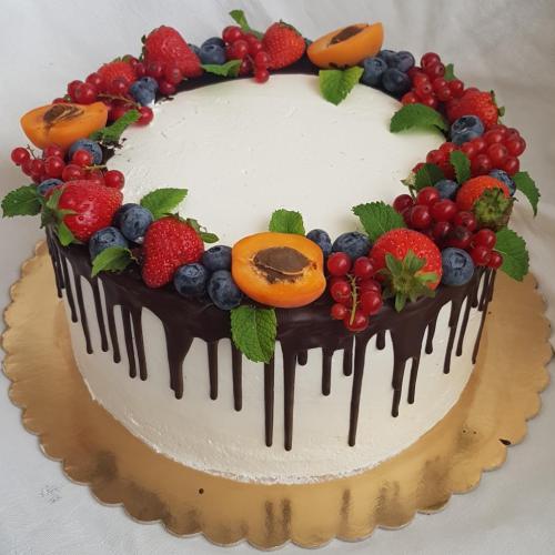 Letná drip torta...