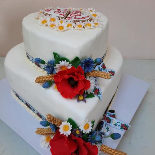 Folklórna svadobná torta