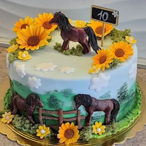 Torta s koníkom