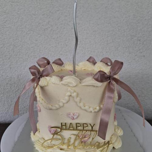 Malinká narodeninová, Bejč, torta
