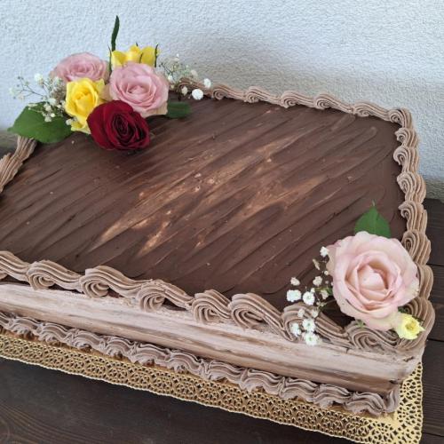 Čokoládová so živými kvetmi, Bejč, torta