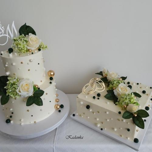 Svadobné krémové tortičky  v smaragdovo zaltom šate, Kadanka, torta