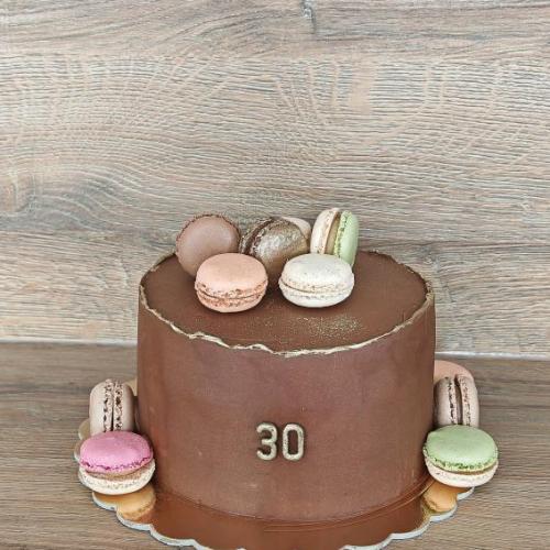 Jednoducho zdobená makrónkami , Mihová Beáta, torta