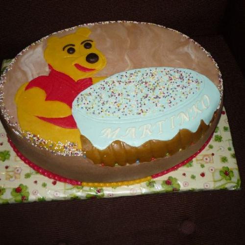 Macko Pooh s tortičkou pre Martinka