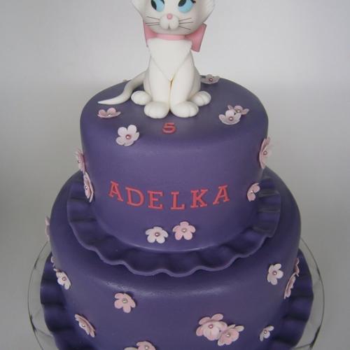 Mary na poschodovej torte