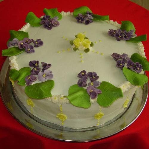 Torta s fialkami