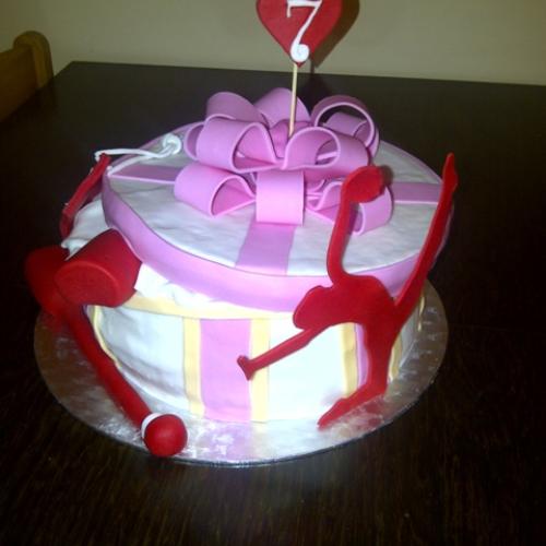Torta pre modernu gymnastku-detajl gymnastky s loptou