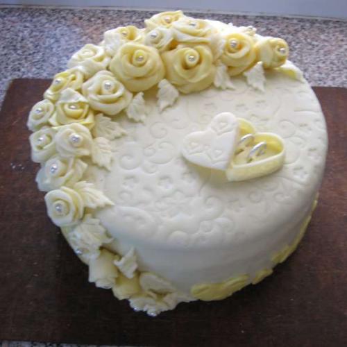 Svadobná torta s reliéfom
