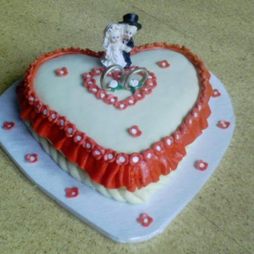 Svadobná torta srdce.