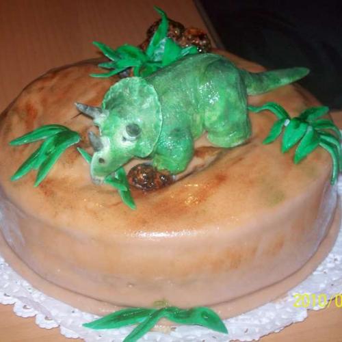 torta s dinosaurom
