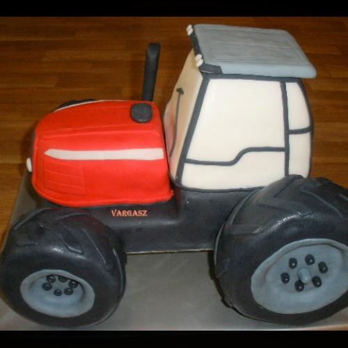 mega traktor z boku