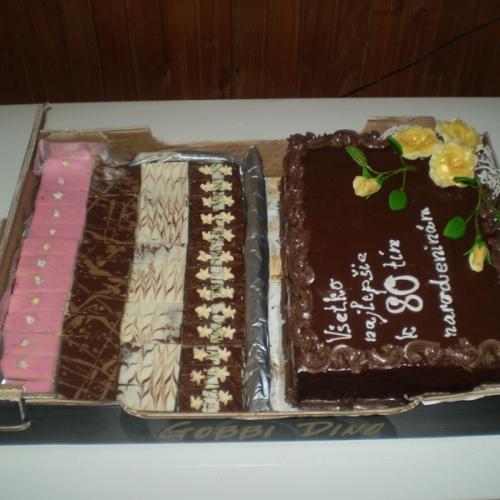 čokoládova torta s koláčmi