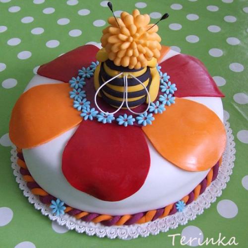 Včielka Mája na torte