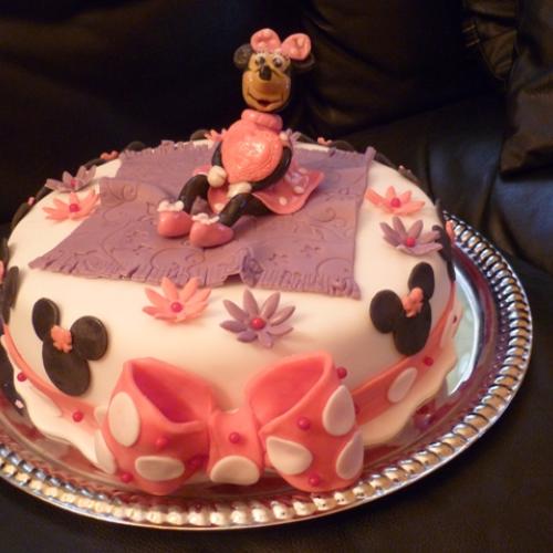 minnie este raz uz s kvietkami