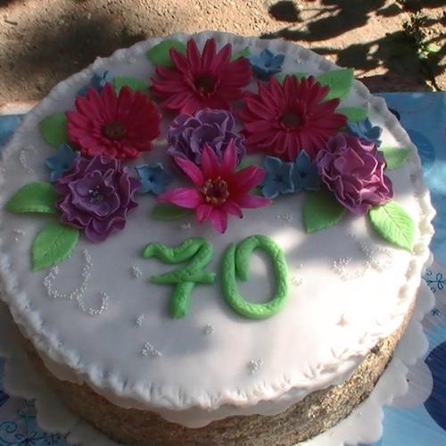 torta s gerberami