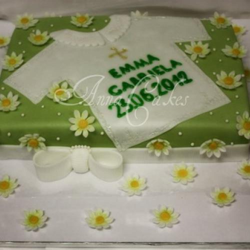 Torta na krstiny s kosielkou