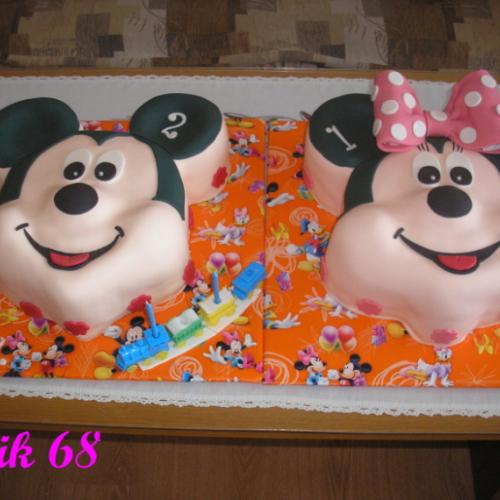 Micky mouse a Minnie.