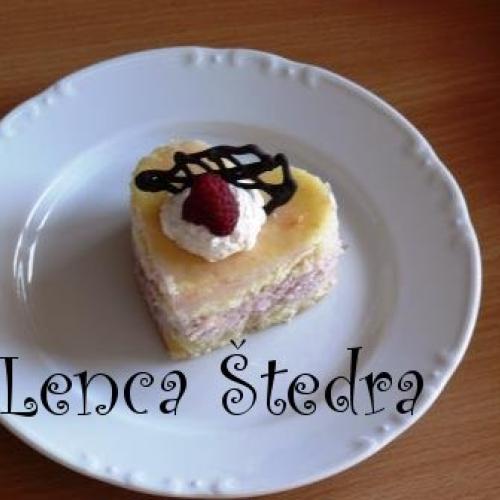 Semifreda s malinovou šlehačkou