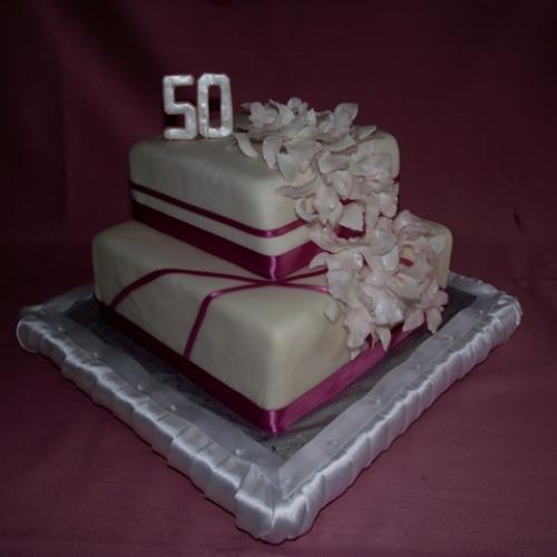 Poschodová torta na 50. narodeniny