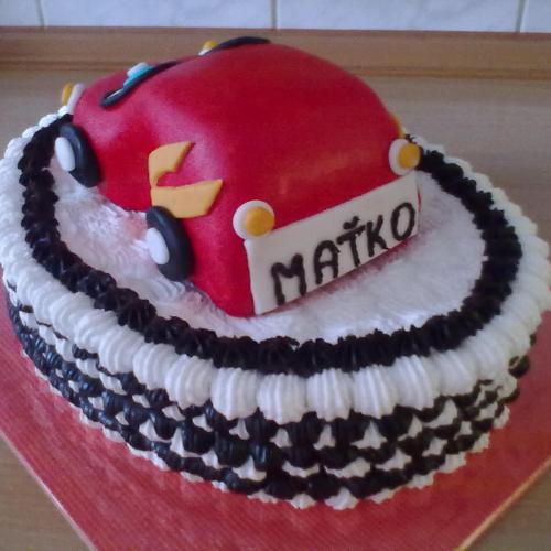 Penová torta s McQeenom