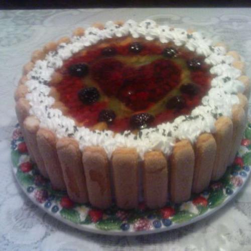jogurtovo-ovocná so šlahačkou3,pre manžela k narodeninám na jeho želanie