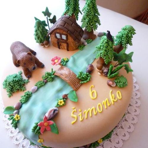 Torta les s medveďom