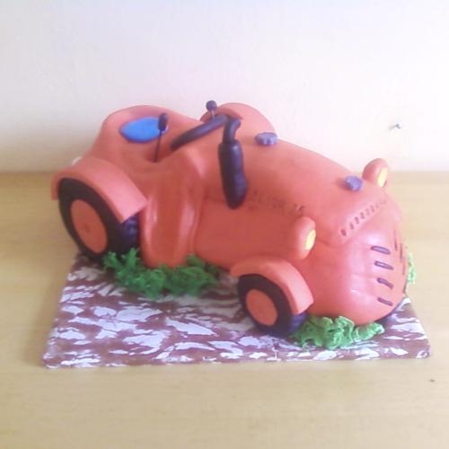 traktor červený