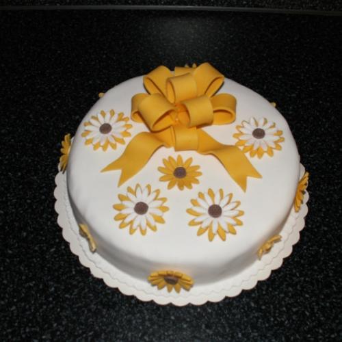 torta s gerberami